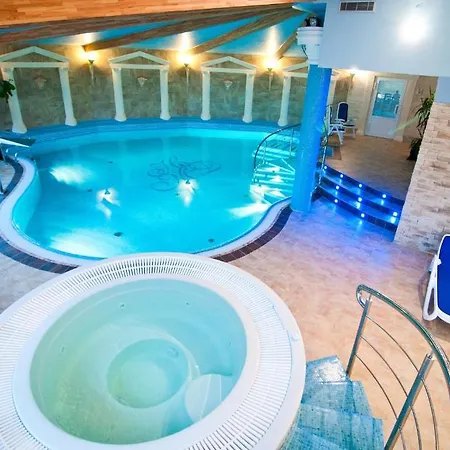 Mazurski Dworek 3* Mikołajki